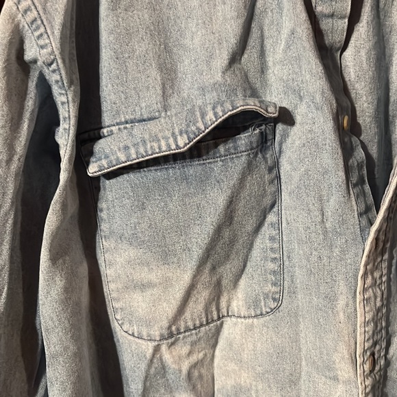 Tommy Hilfiger Light Wash Denim Jacket with Embroidery | Size: Large - Picture 3 of 7